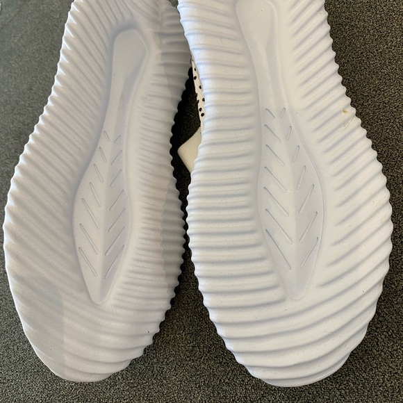 Shoes, slip on, white and black size 6, light weight, no name no brand - Picture 6 of 8